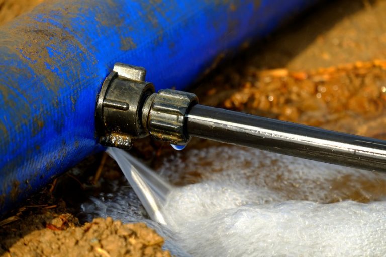 Comment réparer une fuite d’eau sur un tuyau en fonte — free download